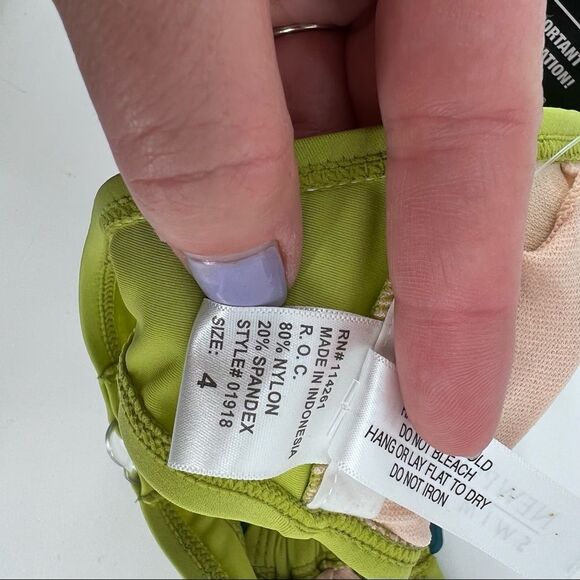 NWT-Newport‎ news bikini top Green & Teal size 4 - Picture 9 of 9
